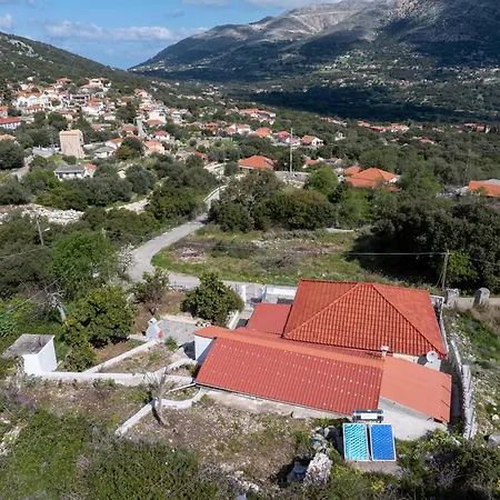 וילה Dellaporta's Makriotika