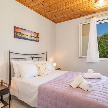 Dellaporta's * Makriotika