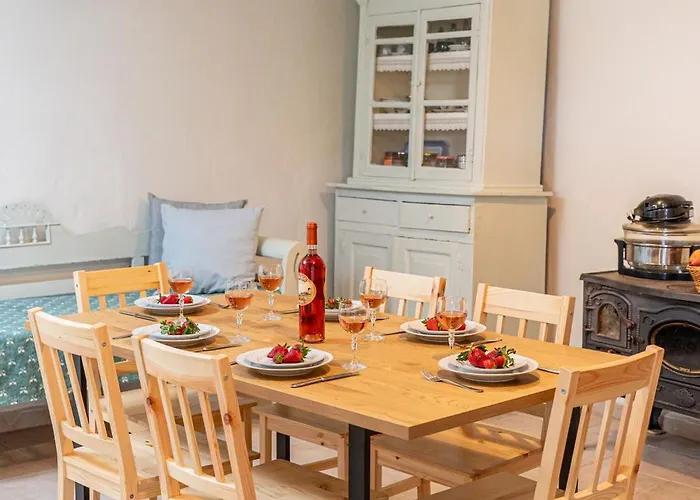 Villa Dellaporta's Makriotika